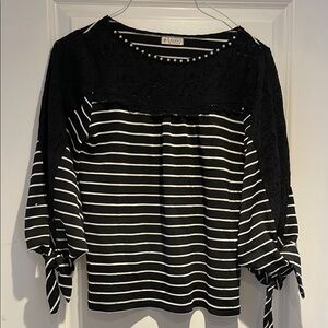 Black and White Boxy Lace Front Blouse with 3/4 Sleeves